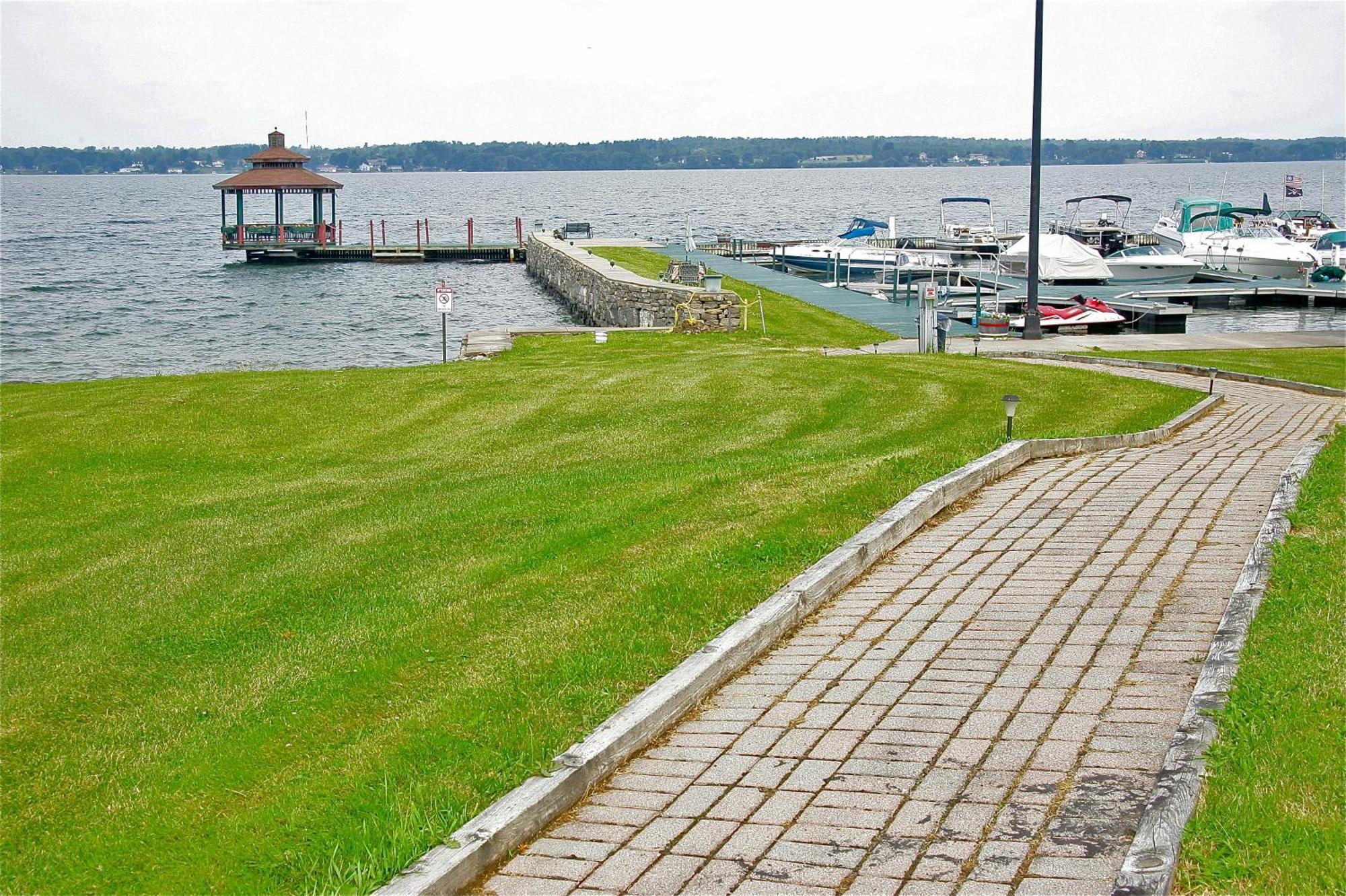 Stone Fence Resort Ogdensburg Exteriör bild